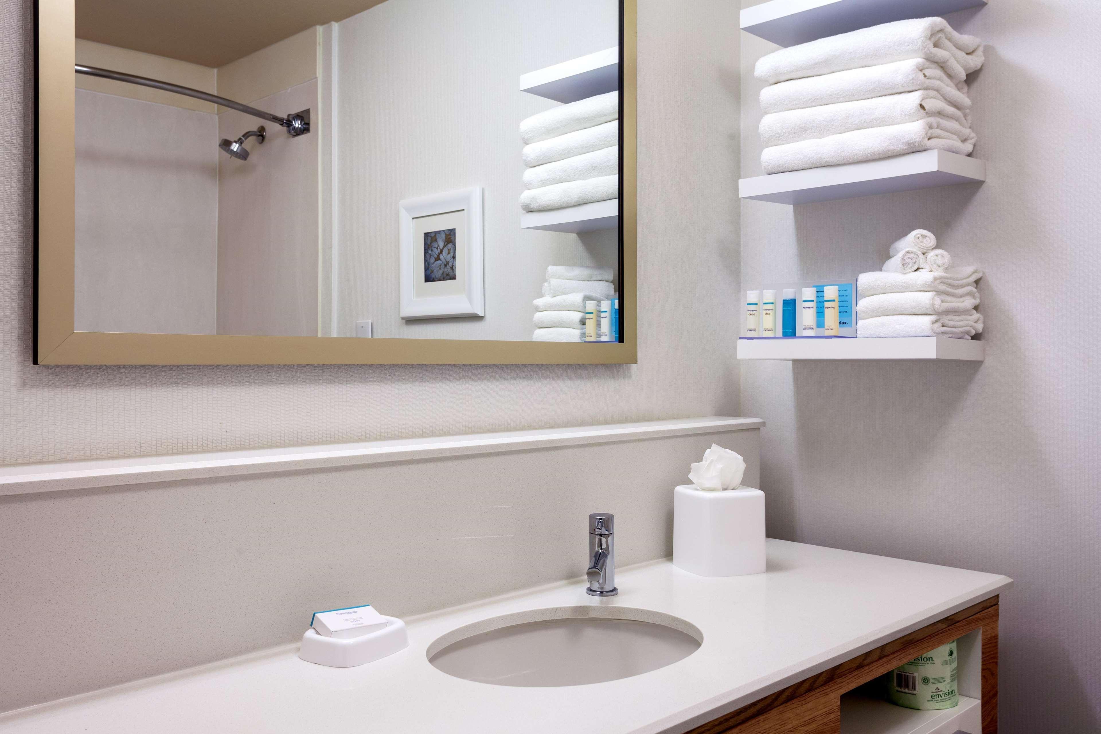 Hampton Inn By Hilton Irvine East - Лейк Форест Екстериор снимка