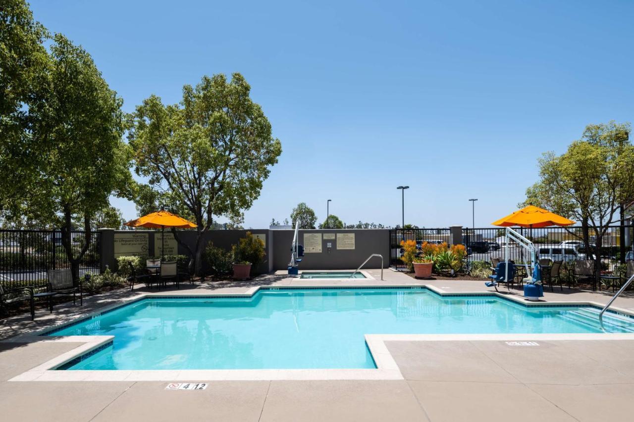 Hampton Inn By Hilton Irvine East - Лейк Форест Екстериор снимка