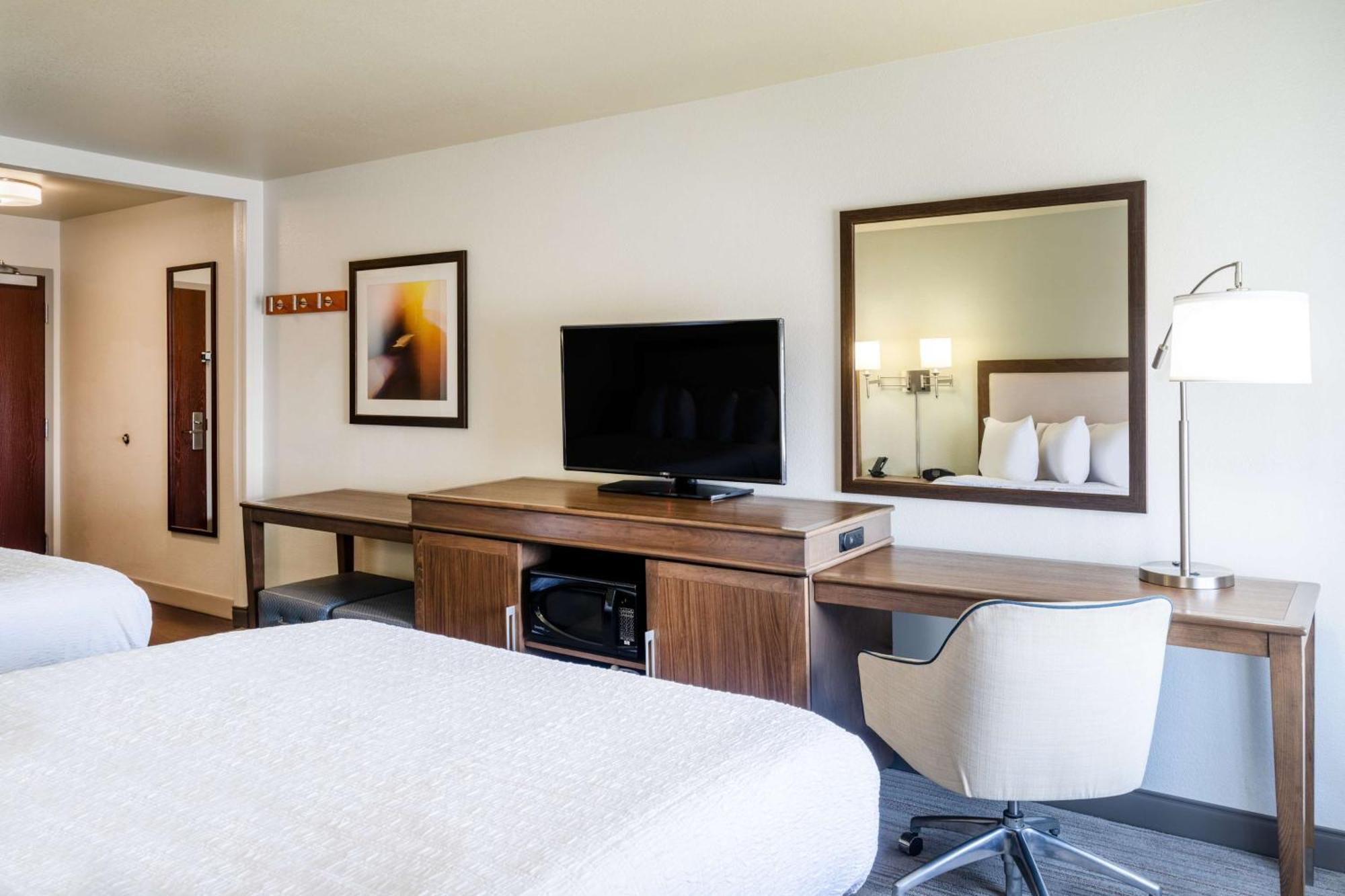Hampton Inn By Hilton Irvine East - Лейк Форест Екстериор снимка
