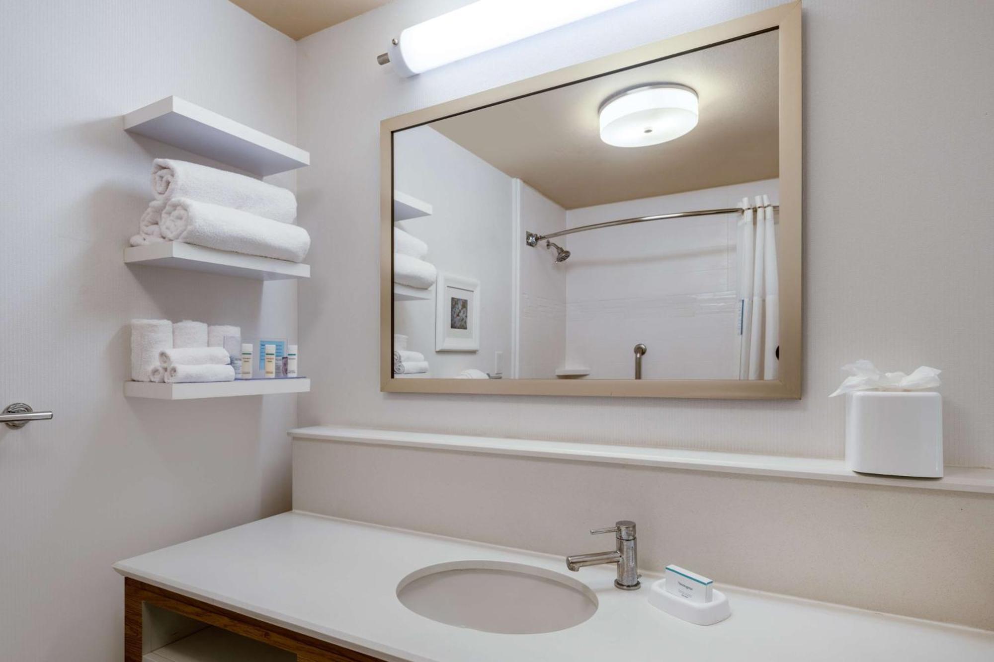 Hampton Inn By Hilton Irvine East - Лейк Форест Екстериор снимка