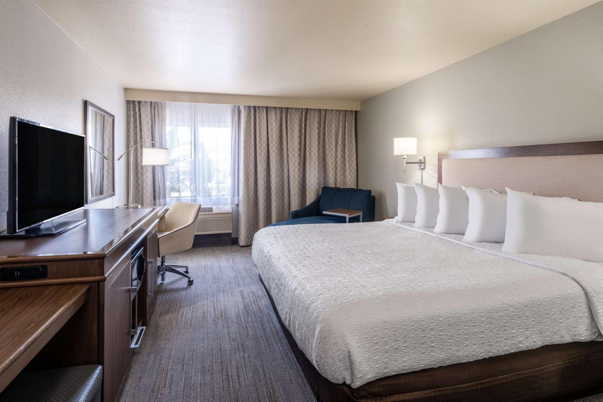 Hampton Inn By Hilton Irvine East - Лейк Форест Екстериор снимка