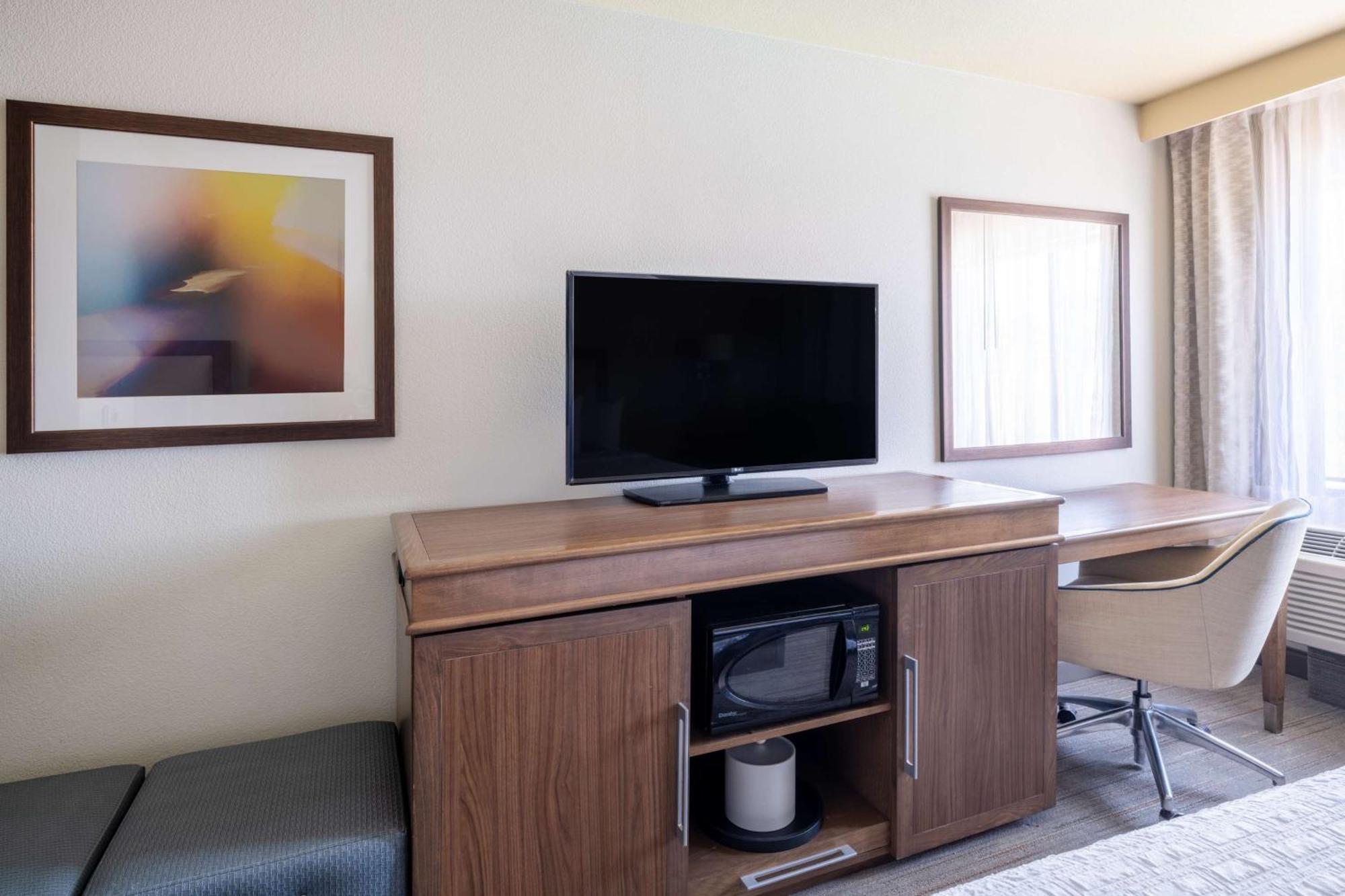 Hampton Inn By Hilton Irvine East - Лейк Форест Екстериор снимка
