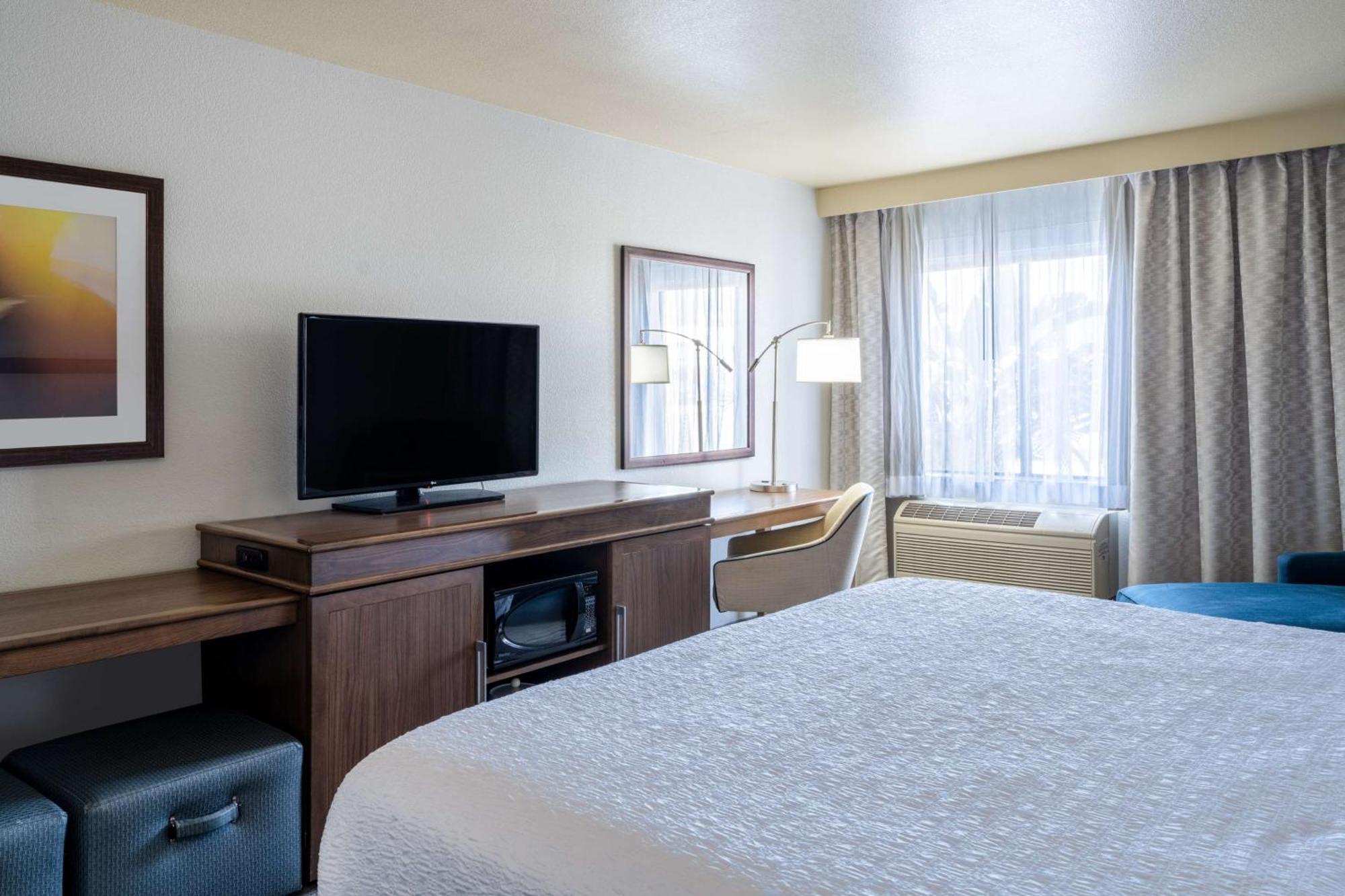 Hampton Inn By Hilton Irvine East - Лейк Форест Екстериор снимка