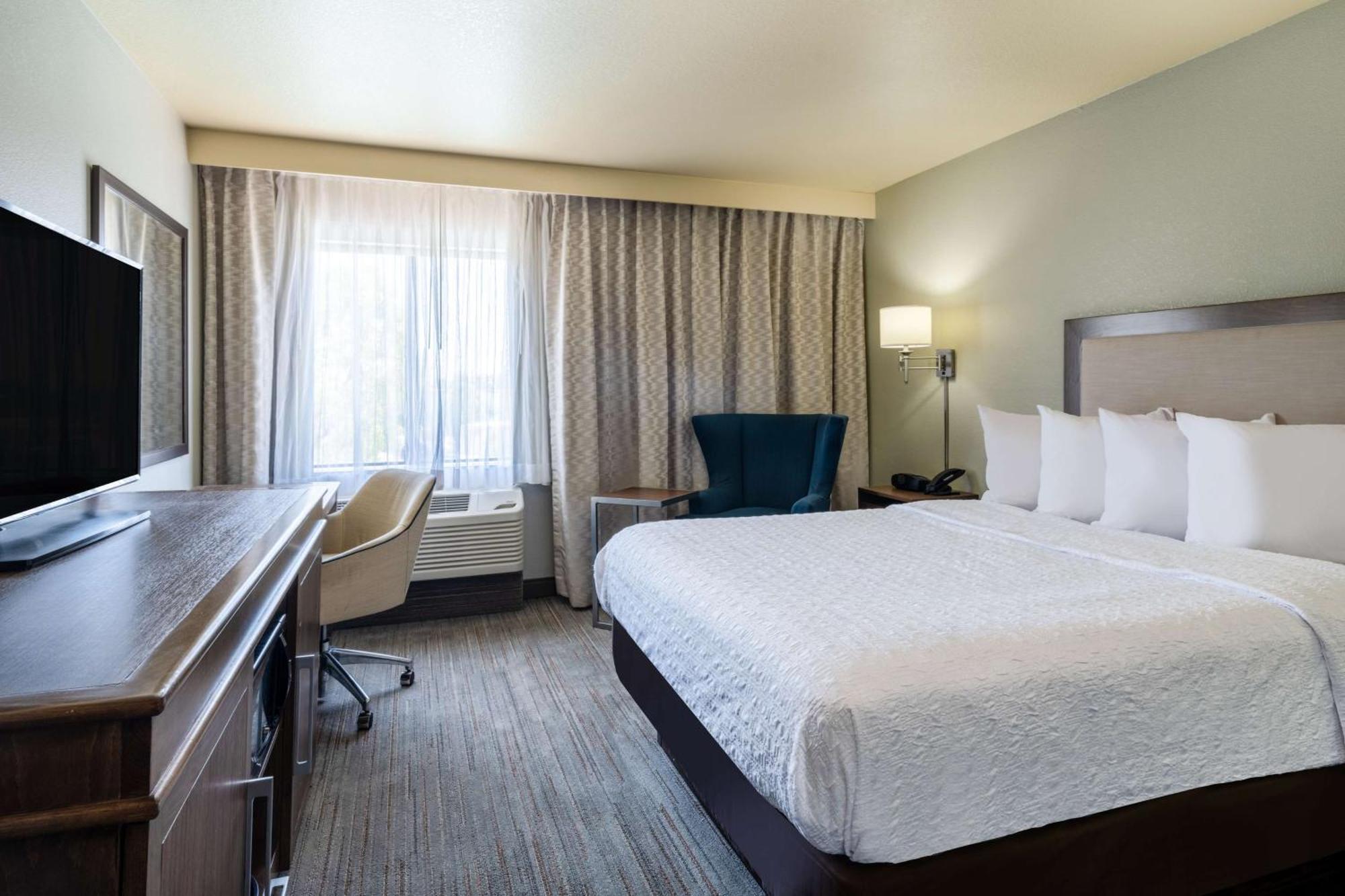 Hampton Inn By Hilton Irvine East - Лейк Форест Екстериор снимка