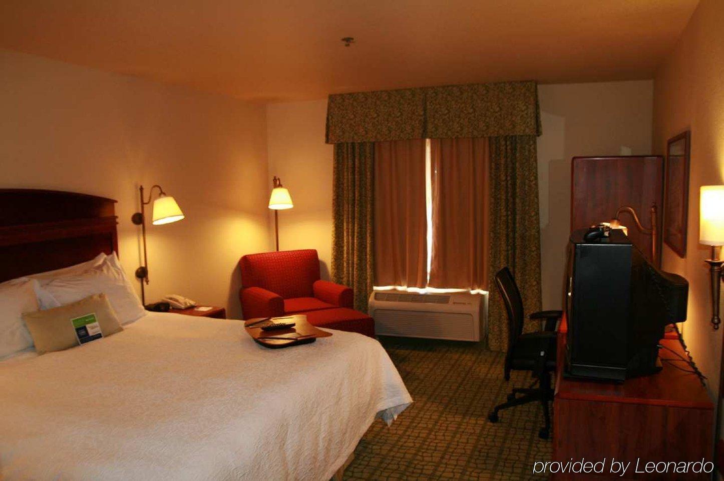 Hampton Inn By Hilton Irvine East - Лейк Форест Стая снимка